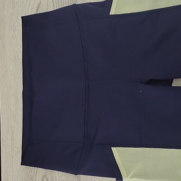 🛍Fabletics Womens XS On The Go High Waisted Short 9" Powerhold Compression - Picture 3 of 10